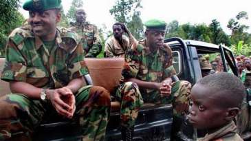  Volte face du Rwanda ? - Gen Kabarebe Warns FDLR Rebels (Giles Muhame)